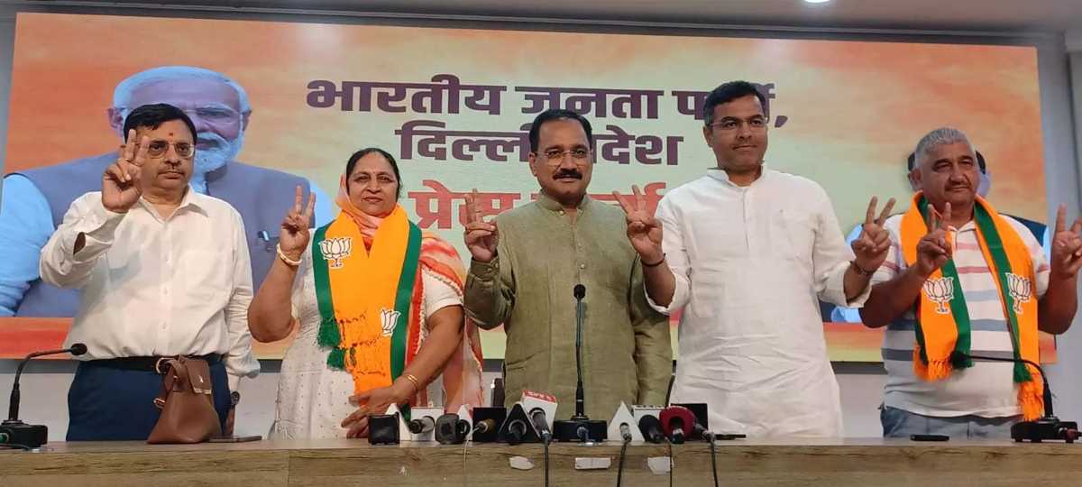 भाजपा में शामिल हुईं आप की निगम पार्षद सुनिता